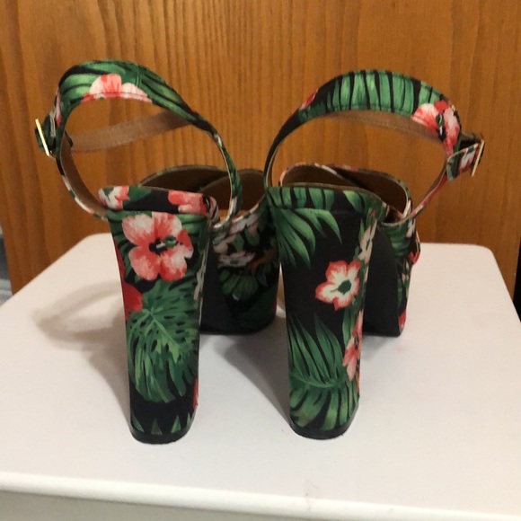 Floral chunky heels - Picture 7 of 7